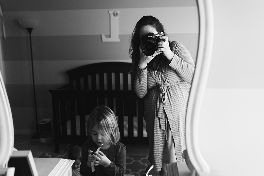 Want to know what a day looks like for a photographer momboss? Check out this day in the life with Kristin of Kristin Cornely Photography!