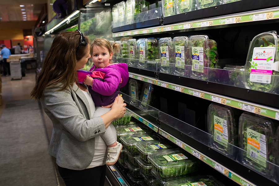 Want to know what a day looks like for a photographer momboss? Check out this day in the life with Kristin of Kristin Cornely Photography!