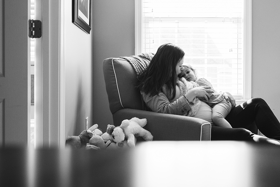 Want to know what a day looks like for a photographer momboss? Check out this day in the life with Kristin of Kristin Cornely Photography!