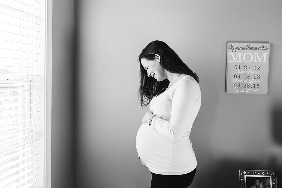 Want to know what a day looks like for a photographer momboss? Check out this day in the life with Kristin of Kristin Cornely Photography!