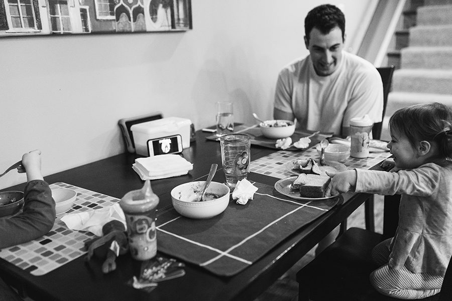 Want to know what a day looks like for a photographer momboss? Check out this day in the life with Kristin of Kristin Cornely Photography!