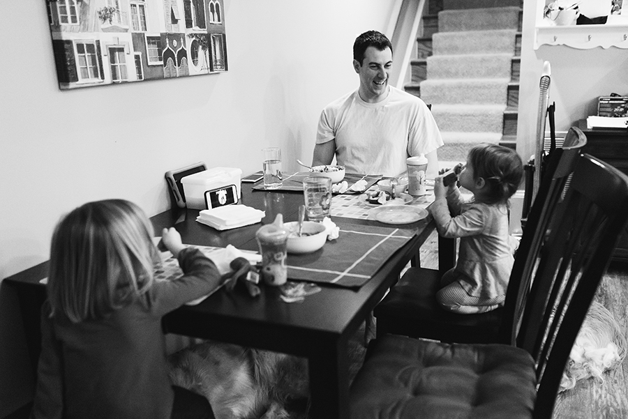 Want to know what a day looks like for a photographer momboss? Check out this day in the life with Kristin of Kristin Cornely Photography!